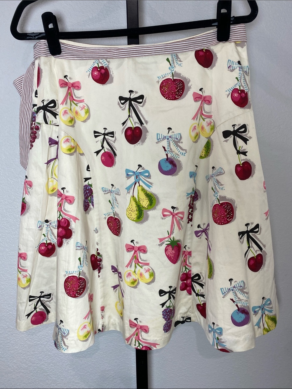 Fruit Print A-Line Skirt %100 cotton Cream with Pink Accents size 8 fully lined - Picture 3 of 5